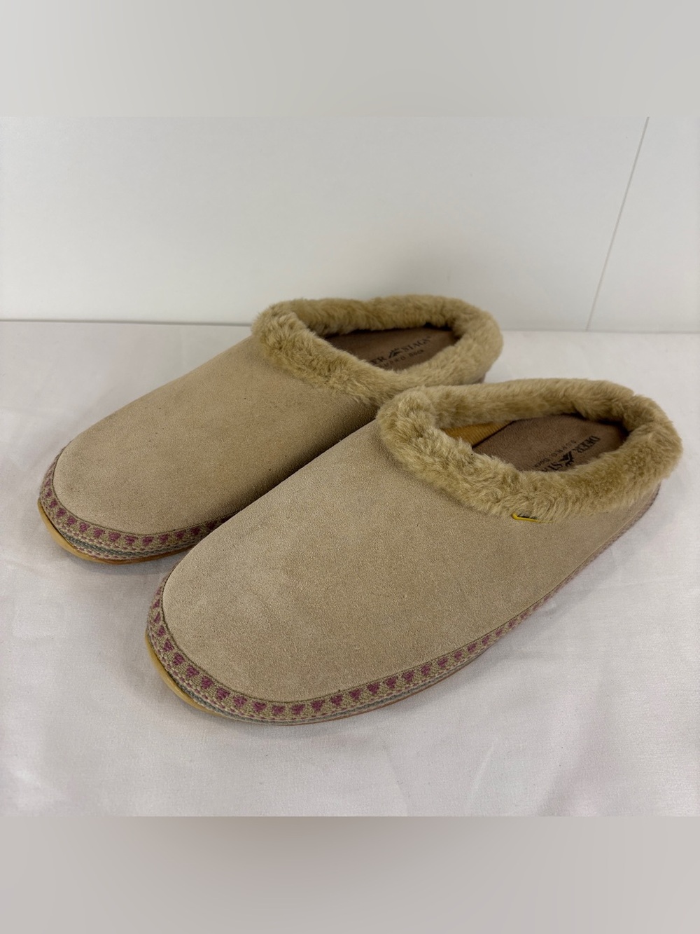 NWOT Deer Stags Toasty Beige Suede Nordic Slip-on Clog Slippers Womens 10M Supro